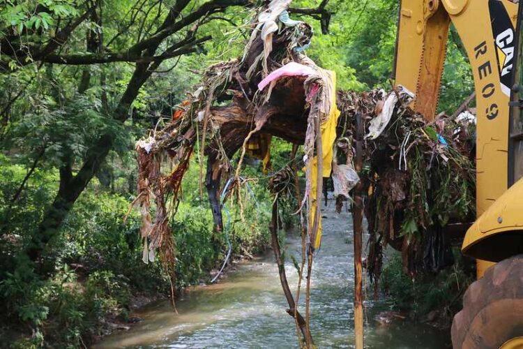 Atenção motoristas: aumentaram os buracos em ruas e avenidas de Foz do Iguaçu