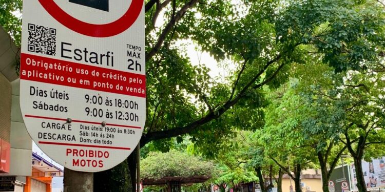 Estacionamento Rotativo também pode ser acionado pelo WhatsApp em Foz