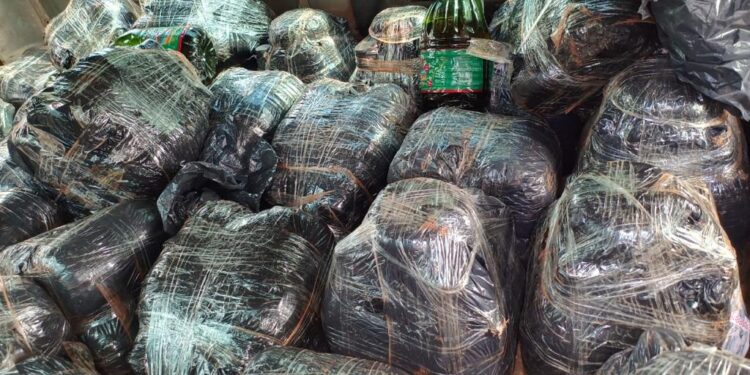 PF apreende dezenas de galões de azeite adulterado