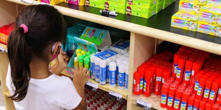 Município abre cadastro para fornecedores de material escolar