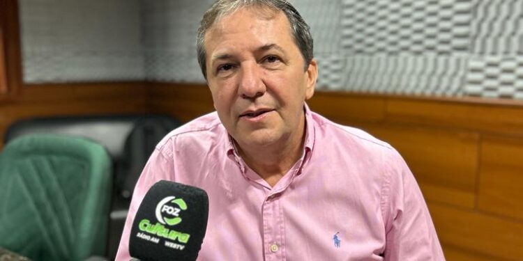 Prefeito Chico Brasileiro viaja para a China e não haverá transmissão de cargo para o vice