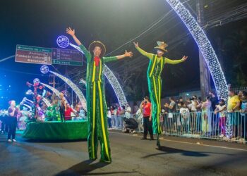 Programação do Natal Águas e Luzes terá shows, desfiles e apresentações artísticas em Foz