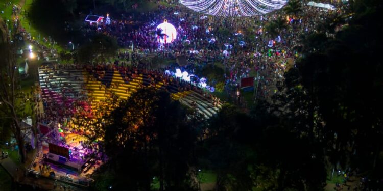 Ciudad del Este se enche de luzes para o Natal
