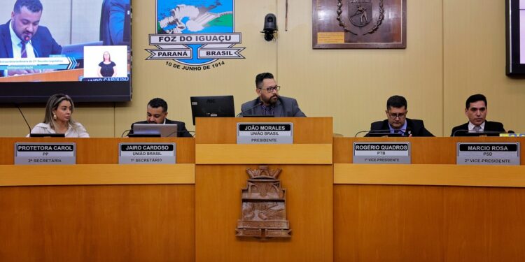 Câmara aprova projeto para facilitar negociações de dívidas com a prefeitura