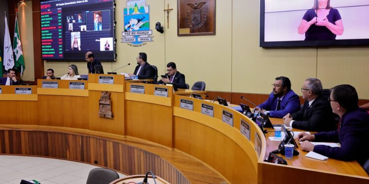 Em sessão extraordinária, vereadores reforçam orçamento da saúde de Foz do Iguaçu em R$ 9,4 milhões
