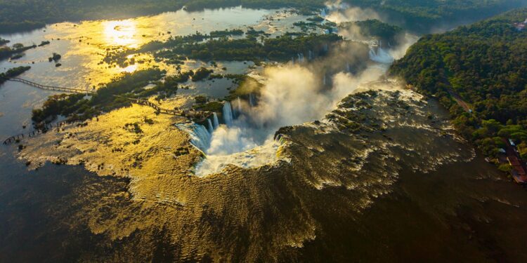 Parque Nacional do Iguaçu vai receber nessa quinta-feira, 1 milhão 800 mil visitantes