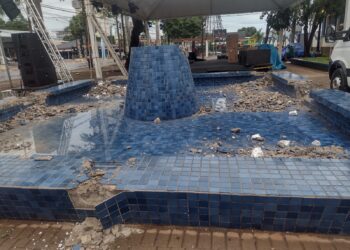 Chafariz da Praça do Mitre é demolido