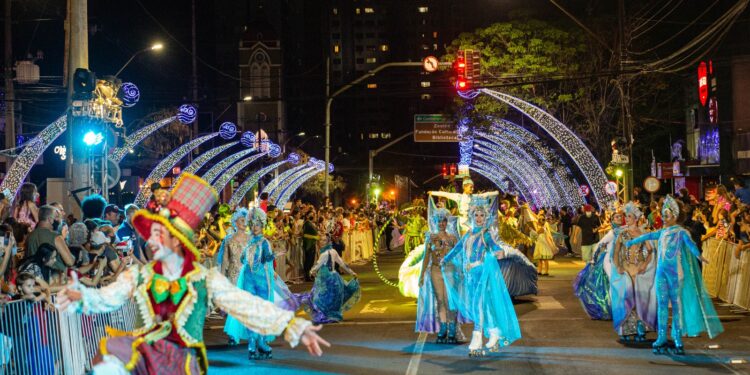 Hoje e amanhã acontece a Parada de Natal no centro de Foz