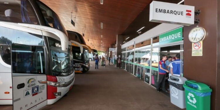 Rodoviária de Foz prevê aumento de 8% no movimento para as festas de fim de ano