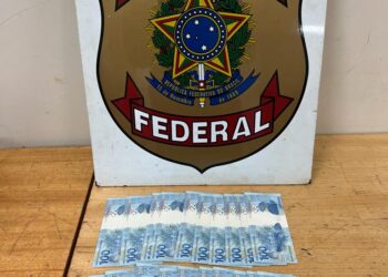 Homem que recebeu notas falsas pelos Correios é preso em Foz do  Iguaçu