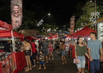 Nesse domingo (24) e dia de Natal a Feirinha da JK, em Foz, vai atender das 19h às 23h