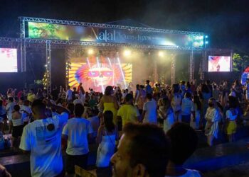 Moradores e visitantes podem curtir show da virada na Praça da Paz, em Foz do Iguaçu