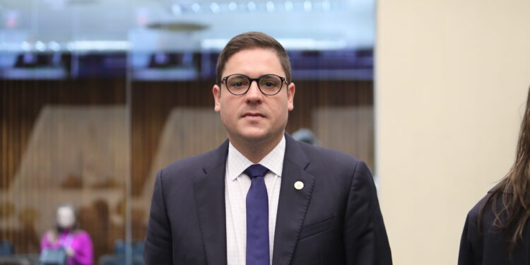 PL de Matheus Vermelho permite que herdeiros possam receber prêmios do ‘Nota Paraná’