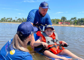 Verão inclusivo: Prainhas de Itaipulândia e Santa Helena contam com cadeiras anfíbias