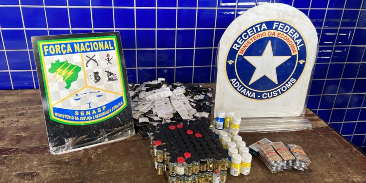 Homem é preso com 56 frascos e 20 cartelas de anabolizantes na Ponte da Amizade