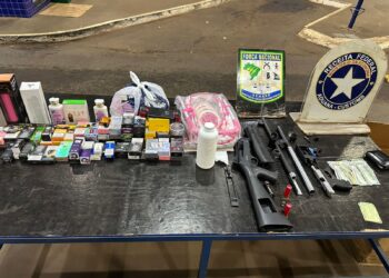 Homem é preso com 2 armas e cigarros eletrônicos na Ponte da Amizade