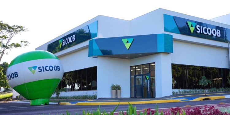 Sicoob entrega nova agência para a comunidade