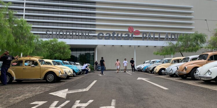 Catuaí Palladium recebe exposição de carros e mostra de dança no fim de semana