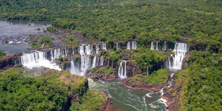 No aniversário do Parque Nacional do Iguaçu moradores de Foz e cidades vizinhas não pagam ingresso