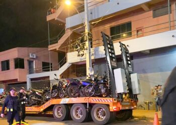 Prefeitura de Ciudad del Este faz operação nas ruas e apreende motos barulhentas