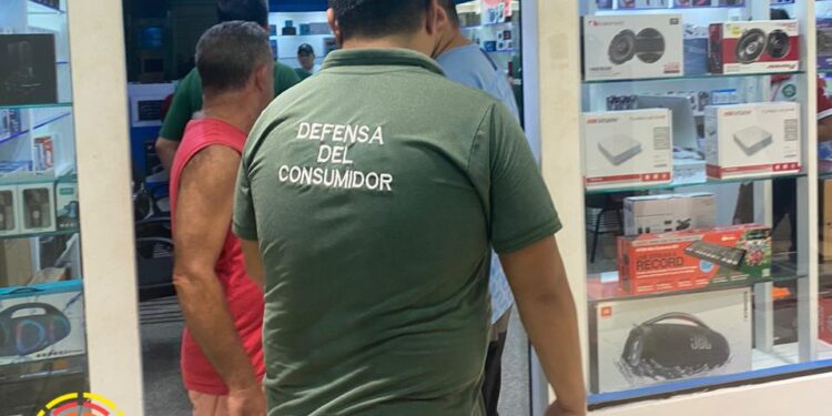Turista de São Paulo recupera dinheiro após tentativa de golpe em loja do Paraguai