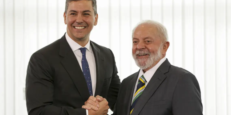 Lula se reúne com Santiago Peña para discutir energia de Itaipu e não chegam a um acordo