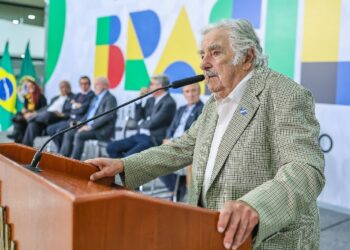 Pepe Mujica, ex-presidente do Uruguai, estará em Foz essa semana