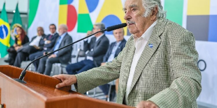 Pepe Mujica, ex-presidente do Uruguai, estará em Foz essa semana