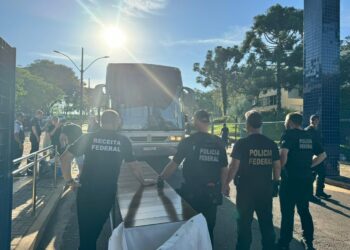 PF e Receita Federal Fiscalizam esquema de contrabando na região da Vila Portes