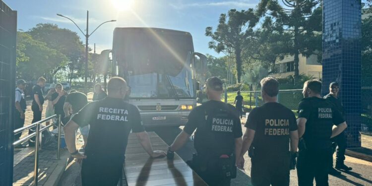 PF e Receita Federal Fiscalizam esquema de contrabando na região da Vila Portes