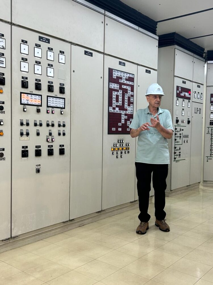 Técnico que “ligou” a primeira máquina da Itaipu, 40 anos atrás, retorna à usina