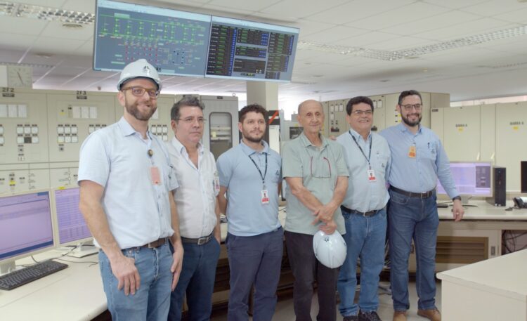 Técnico que “ligou” a primeira máquina da Itaipu, 40 anos atrás, retorna à usina