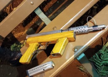 Pelotão de Choque da PM prende três homens com arma de fogo artesanal