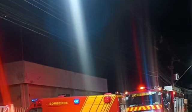 Homem sofre choque elétrico ao tentar furtar fios de cobre em subestação de empresa telefônica em Foz