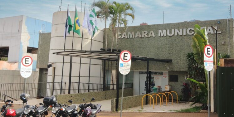 Vereadores discutem sobre projeto para construção de 516 moradias populares em Foz do Iguaçu