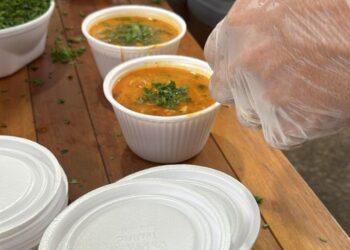 Canja do Galo Inácio encerra Carnaval em Foz com modalidade “drive thru”