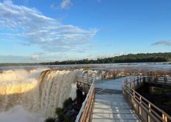 Após acordo, autoridades definem reconstrução da passarela argentina das Cataratas