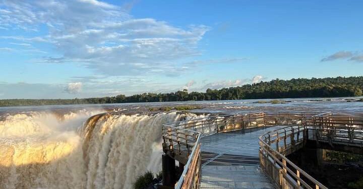 Após acordo, autoridades definem reconstrução da passarela argentina das Cataratas