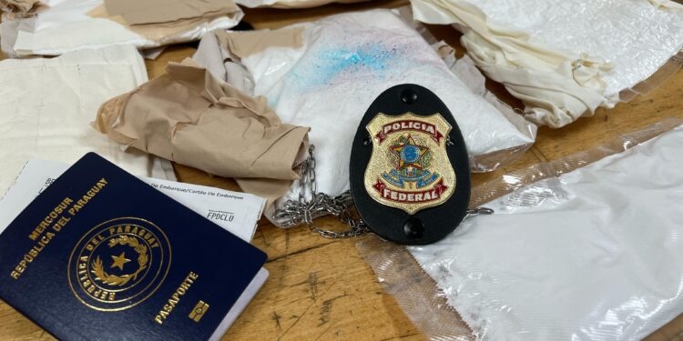 Paraguaio é preso no aeroporto tentando embarcar com cocaína presa ao corpo