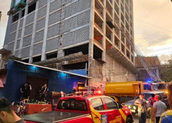 Incêndio no prédio em Ciudad del Este ainda não foi controlado e prefeito diz que corre risco de desabar