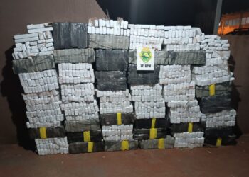 PM prende motorista que andou na contramão, na BR 277, com carro lotado de maconha