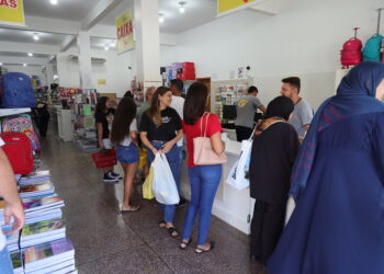 Cartão do Material Escolar movimenta comércio em Foz do Iguaçu
