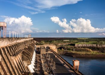 Itaipu deve atingir marca histórica de 3 bilhões de megawatts-hora de energia neste sábado (9)