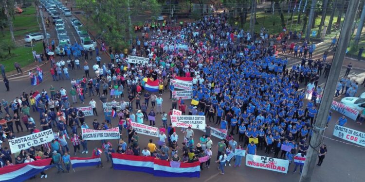 Após onda assaltos, manifestantes pedem mais segurança em Ciudad del Este