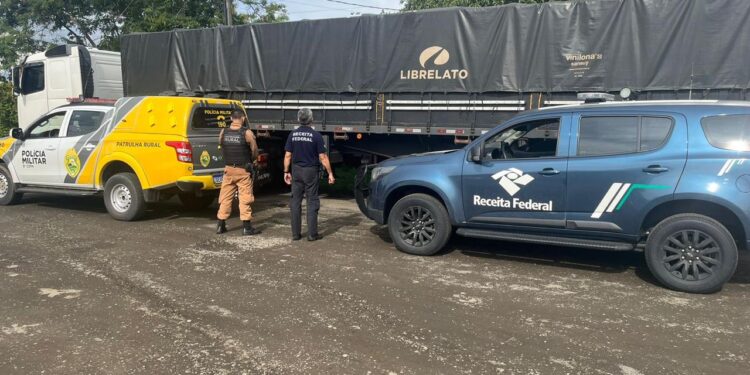 Caminhoneiro é preso na BR-277 transportando 350 mil maços de cigarro do Paraguai