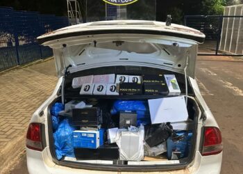 Veículos transportando R$110 mil em eletrônicos são barrados pela Receita Federal na BR-277