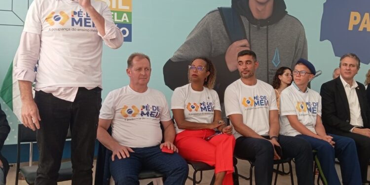 Viagens de Lula resultam em R$ 272,5 bilhões em investimentos ao país, aponta Zeca Dirceu