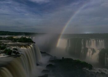 Visitantes poderão celebrar a Hora do Planeta, neste sábado, na Noite nas Cataratas