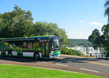 Concessionária faz teste com ônibus elétrico no Parque Nacional do Iguaçu
