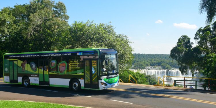 Concessionária faz teste com ônibus elétrico no Parque Nacional do Iguaçu